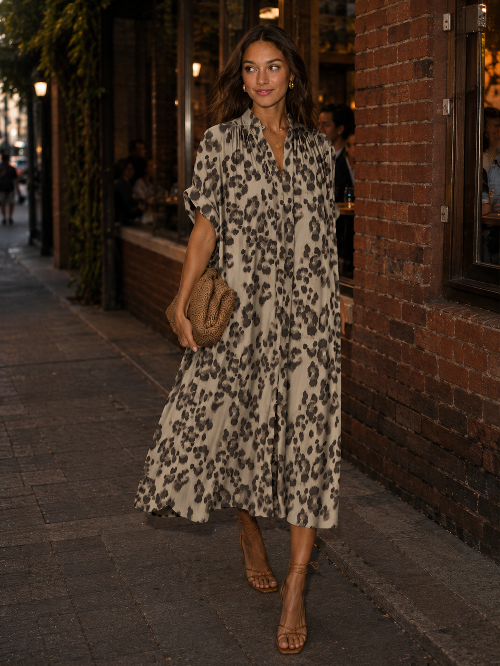 The Multiwear Shirt Dress - Snow Leopard, Grande