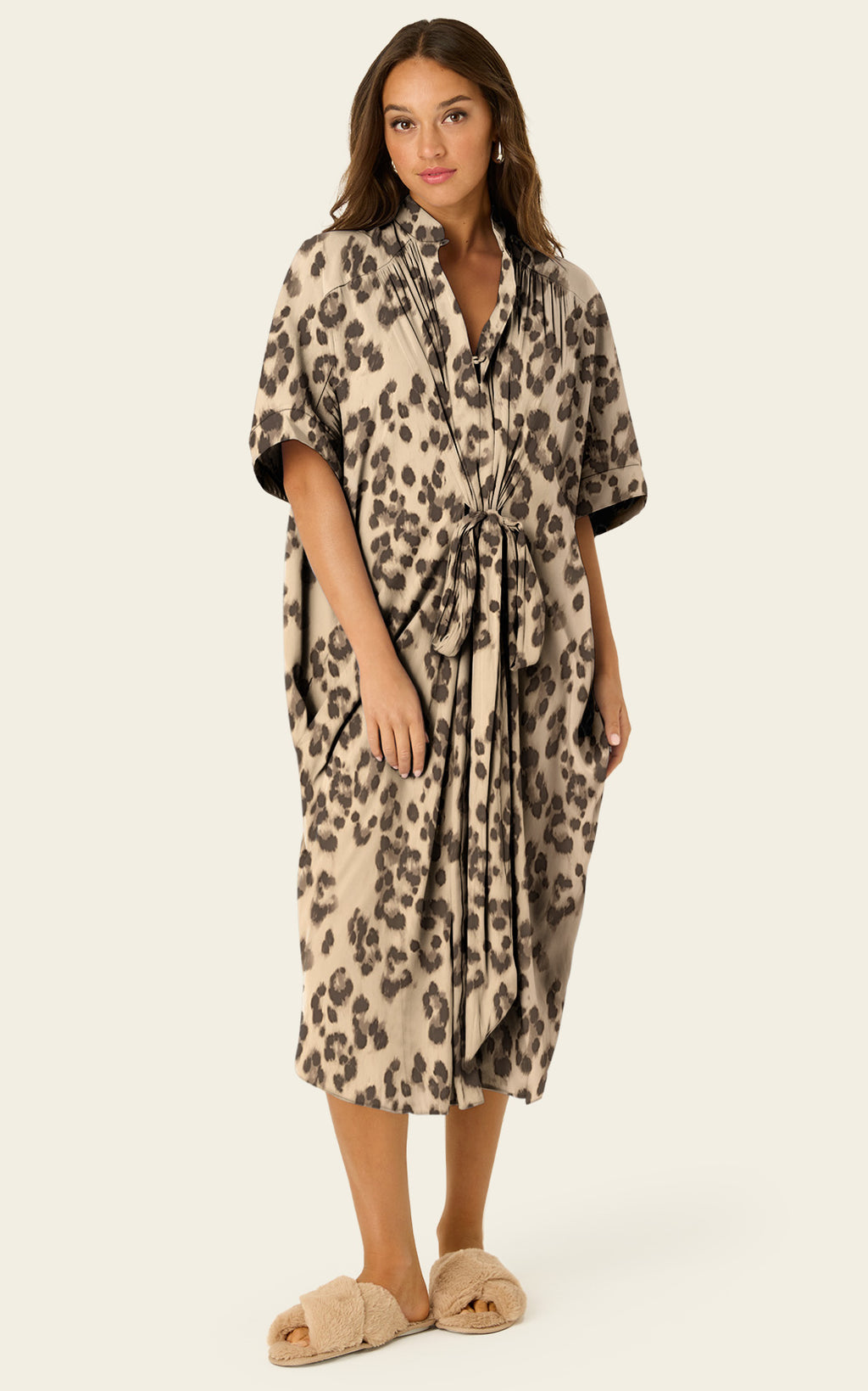 The Multiwear Shirt Dress - Snow Leopard, Grande
