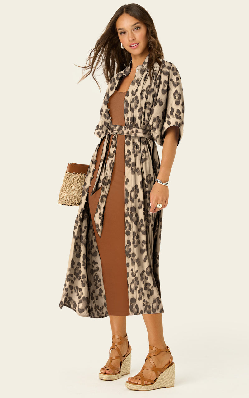 The Multiwear Shirt Dress - Snow Leopard, Grande