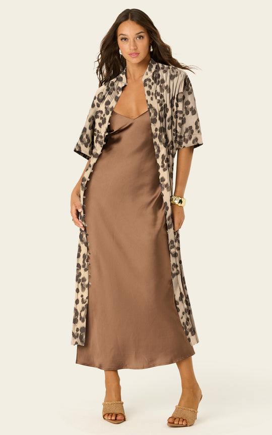 The Multiwear Shirt Dress - Snow Leopard, Grande