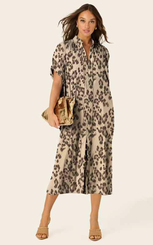 The Multiwear Shirt Dress - Snow Leopard, Grande