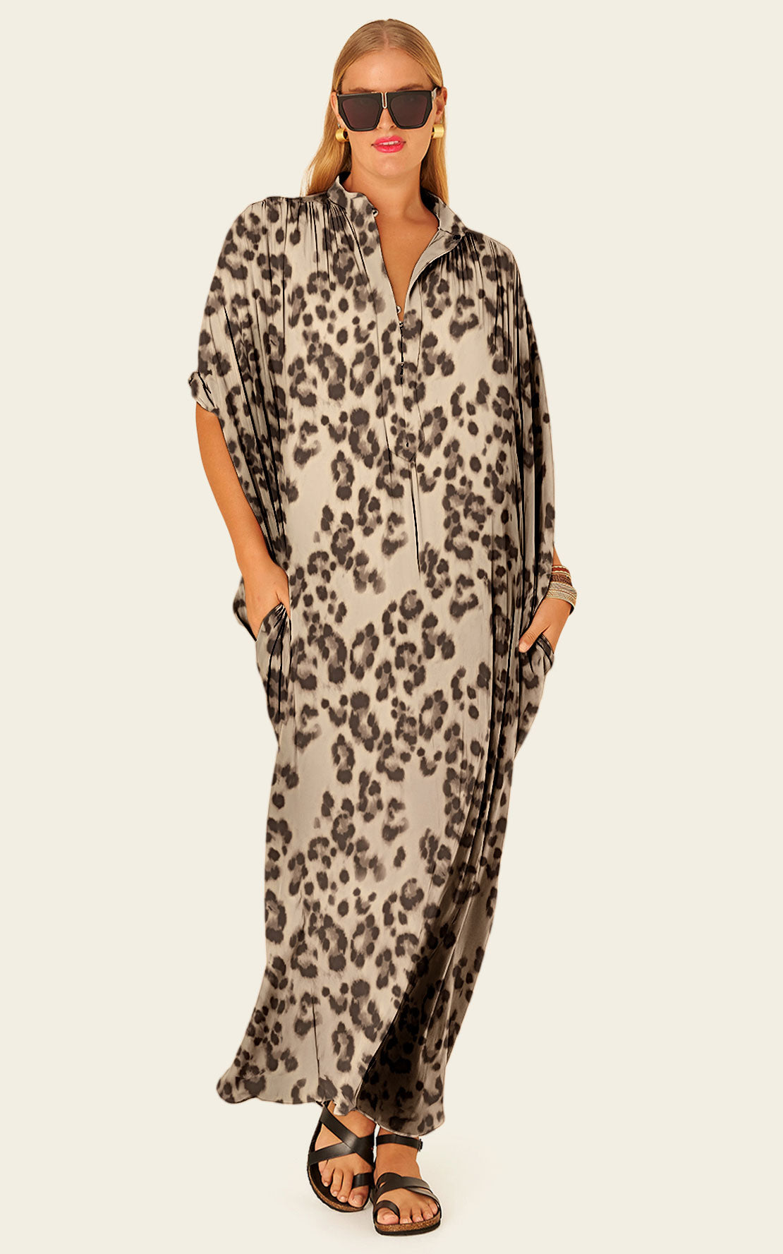 The Original Multiwear Dress - Snow Leopard, Grande