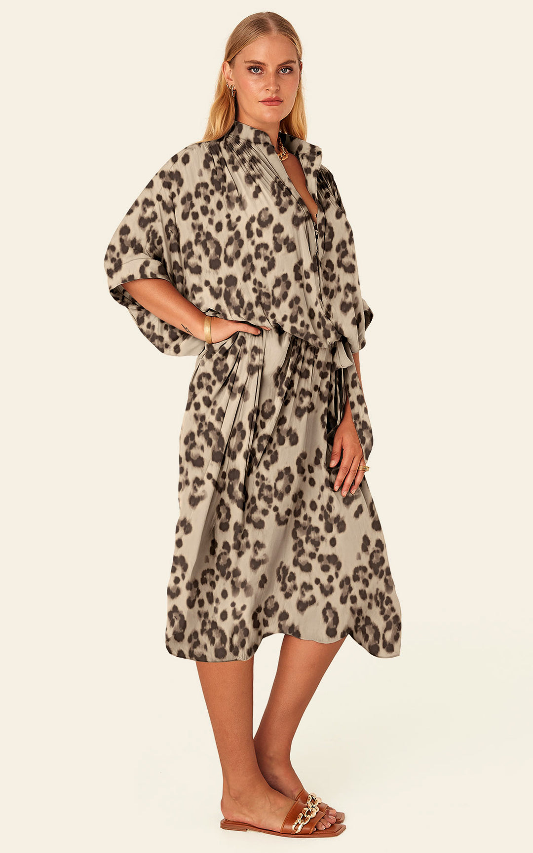 The Original Multiwear Dress - Snow Leopard, Grande