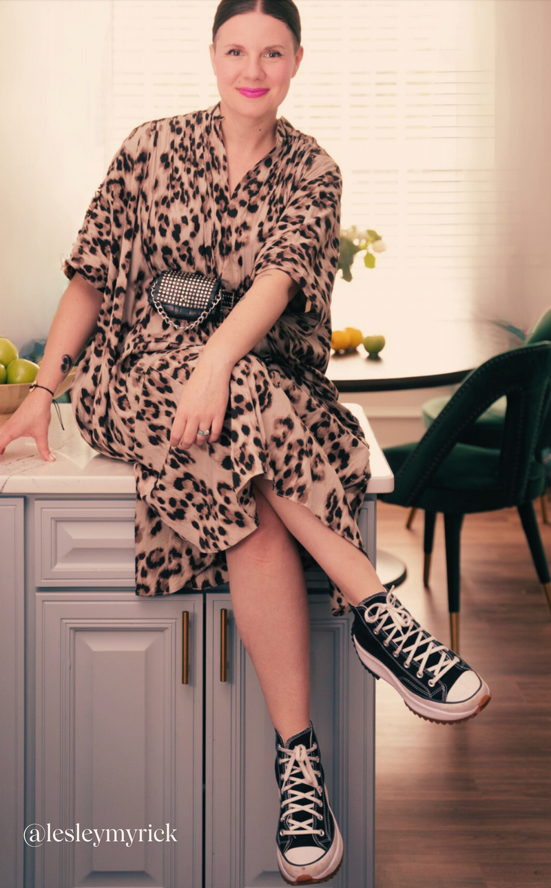 The Multiwear Shirt Dress - Snow Leopard, Grande